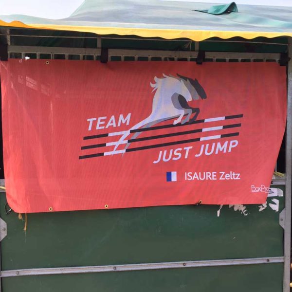 tenture de box personnalisée team just jump Isaure Zeltz