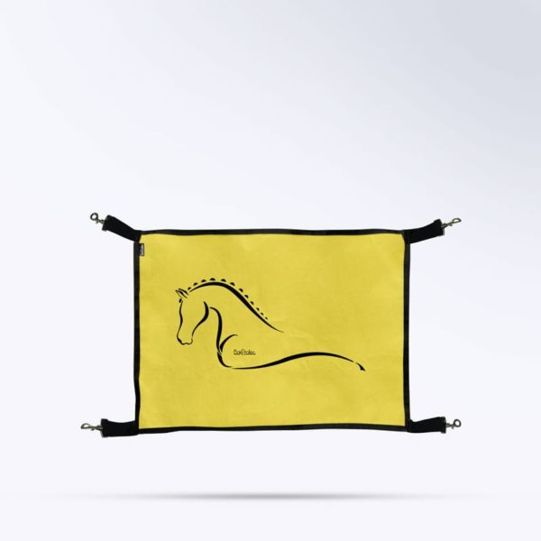 porte de box jaune pour chevaux de la marque Boxprotec