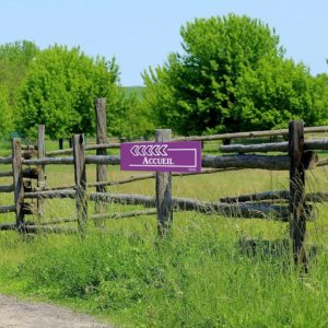 panneau de fléchage accueil