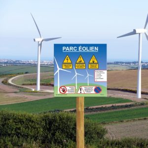 panneau de sécurité pour site avec éolienne